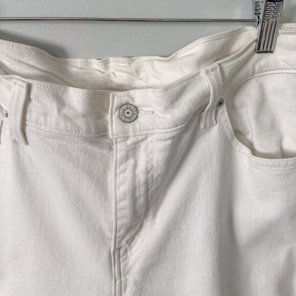 Levi's White Denim Capris - Size 32 - Picture 5 of 9